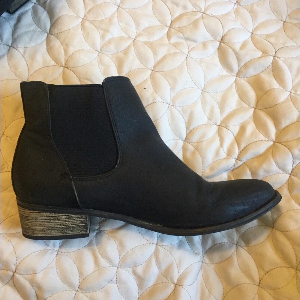 DSW black short boots