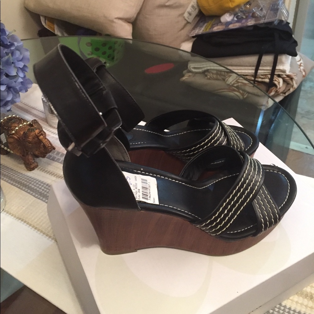 Platform sandals - Picture 3 of 3