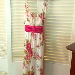 🌸🌸Pink and white floral dress🌸🌸