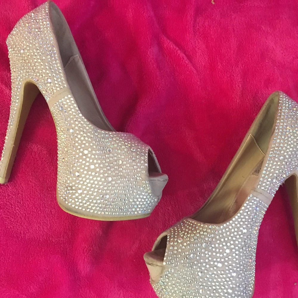 Heels with crystal stones