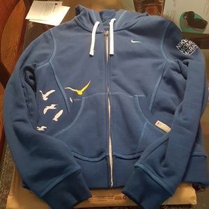 EUC blue Nike marathon sweatshirt