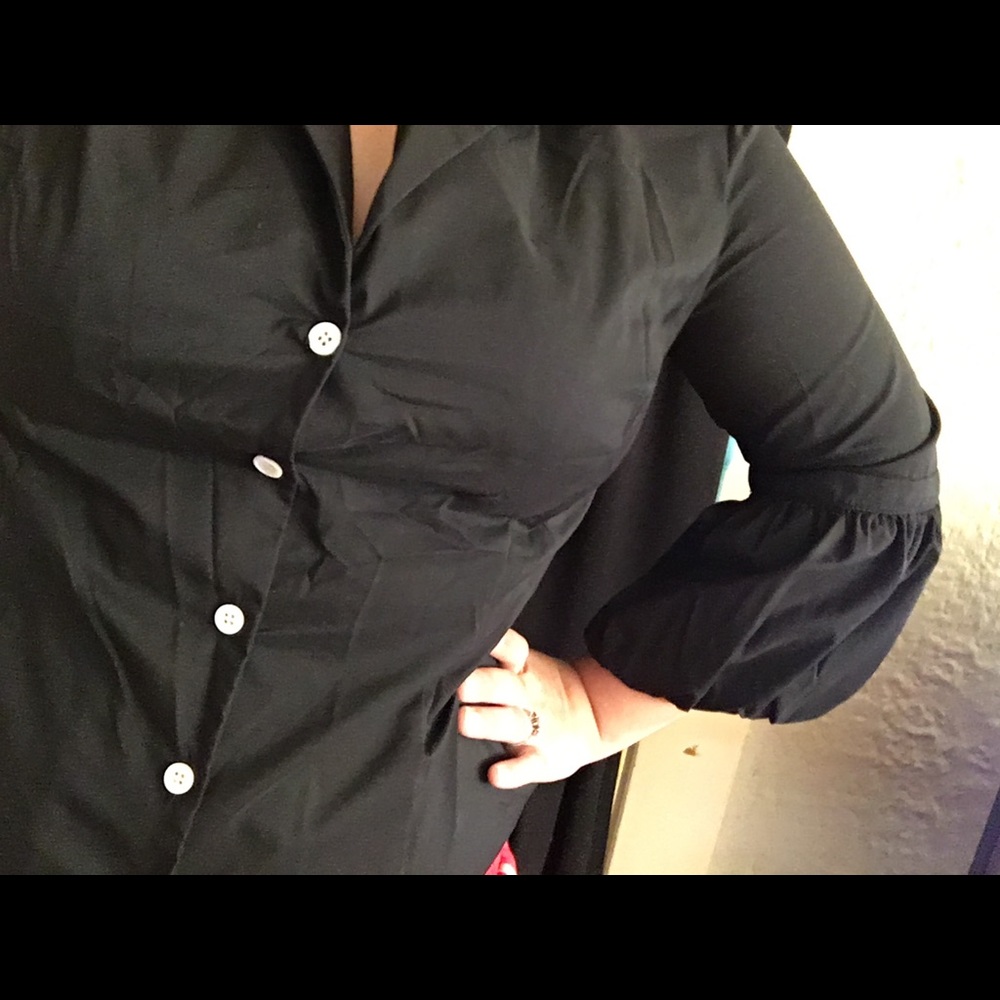 💖🍂Black puff sleeve button down💖🍂
