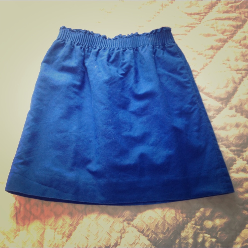 Sidewalk skirt