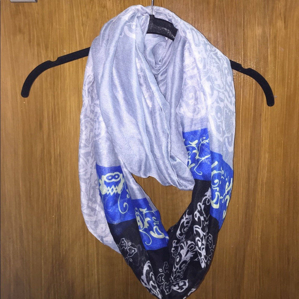 Loop scarf with gray, blue, and black