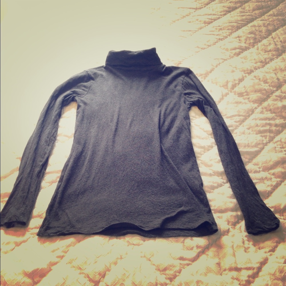 Tissue Turtleneck