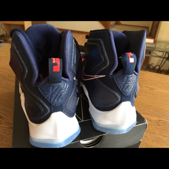 Nike Lebron XIII - Picture 2 of 4