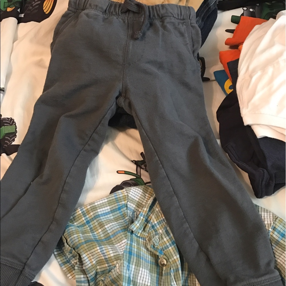 Boys size 4t carters joggers with drawstring
