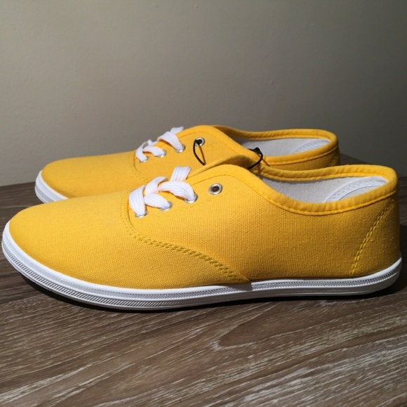 Womens Canvas Shoes - Picture 2 of 5