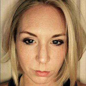 Meet your Posher, Becca