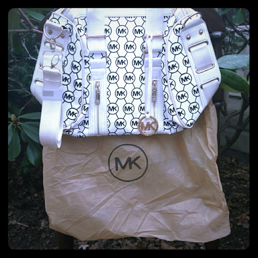 Brand New Micheal Kors Purse