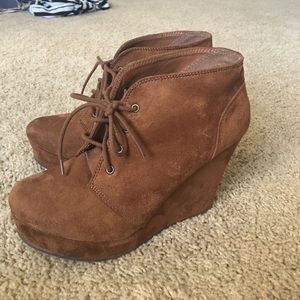 Shi Wedge Booties