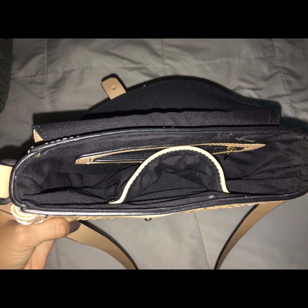 Handbag - Picture 2 of 3