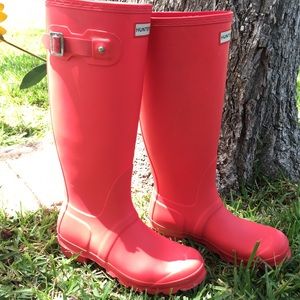 ORIGINAL HUNTER TALL CORAL BOOTS!