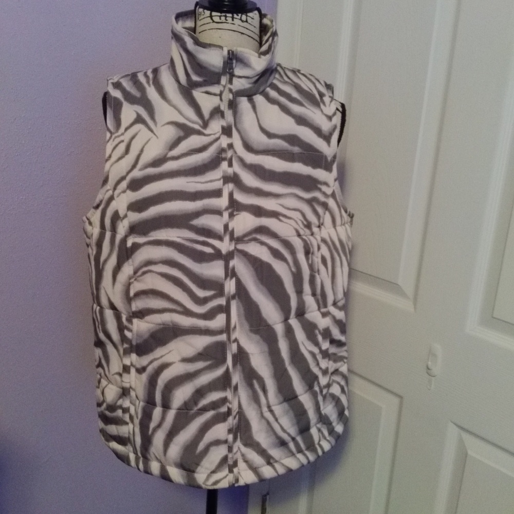 NWOT Sleeveless Chaps Vest