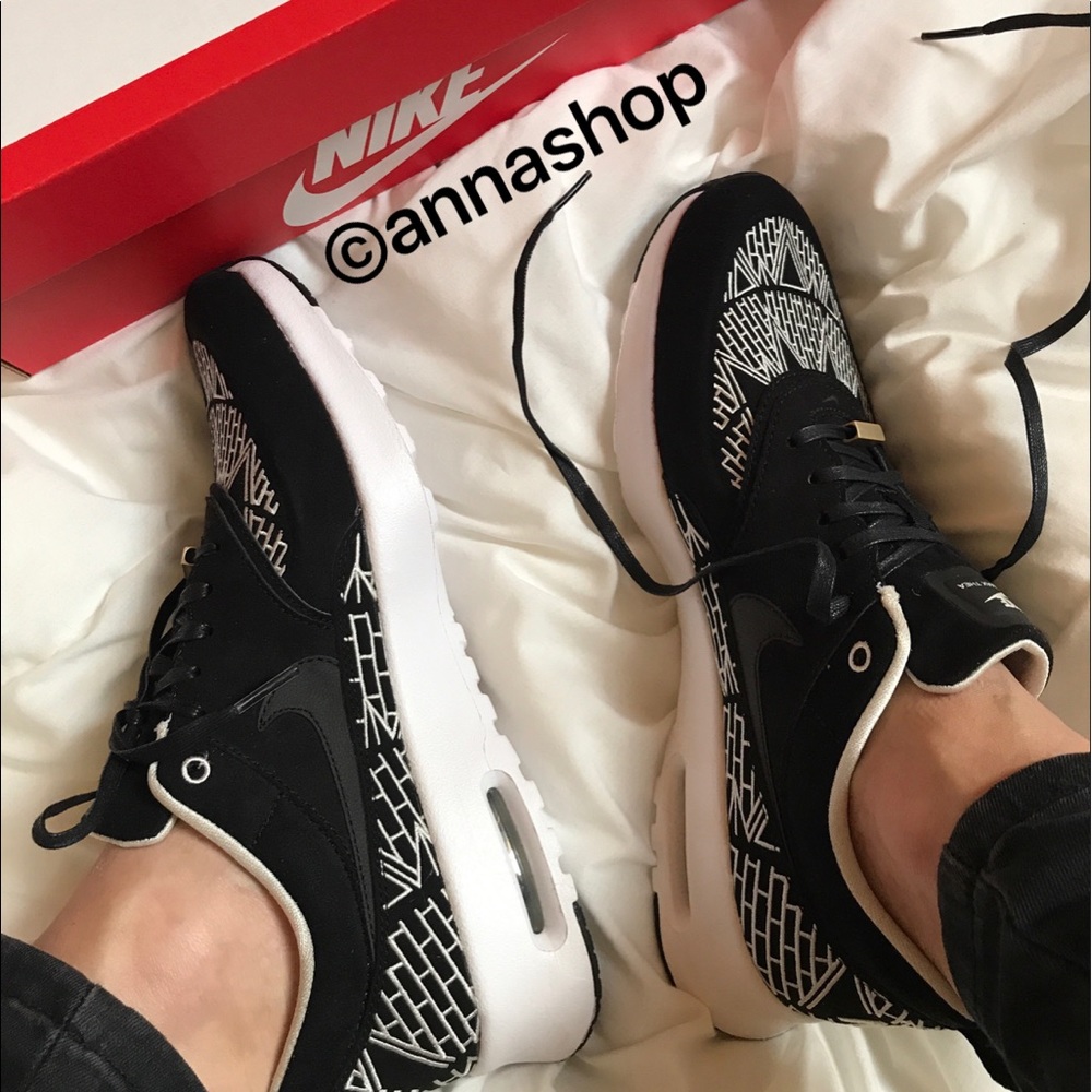 NWT Nike Thea embroidery🐾 - Picture 2 of 7