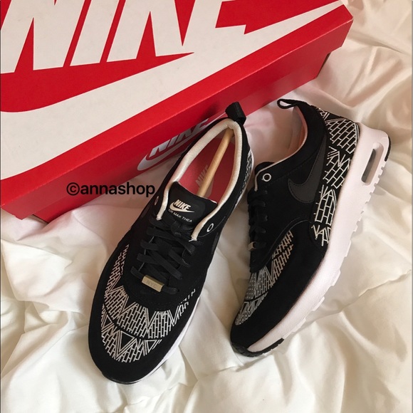 NWT Nike Thea embroidery🐾 - Picture 4 of 7