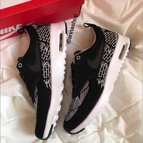 NWT Nike Thea embroidery🐾 - Picture 6 of 7