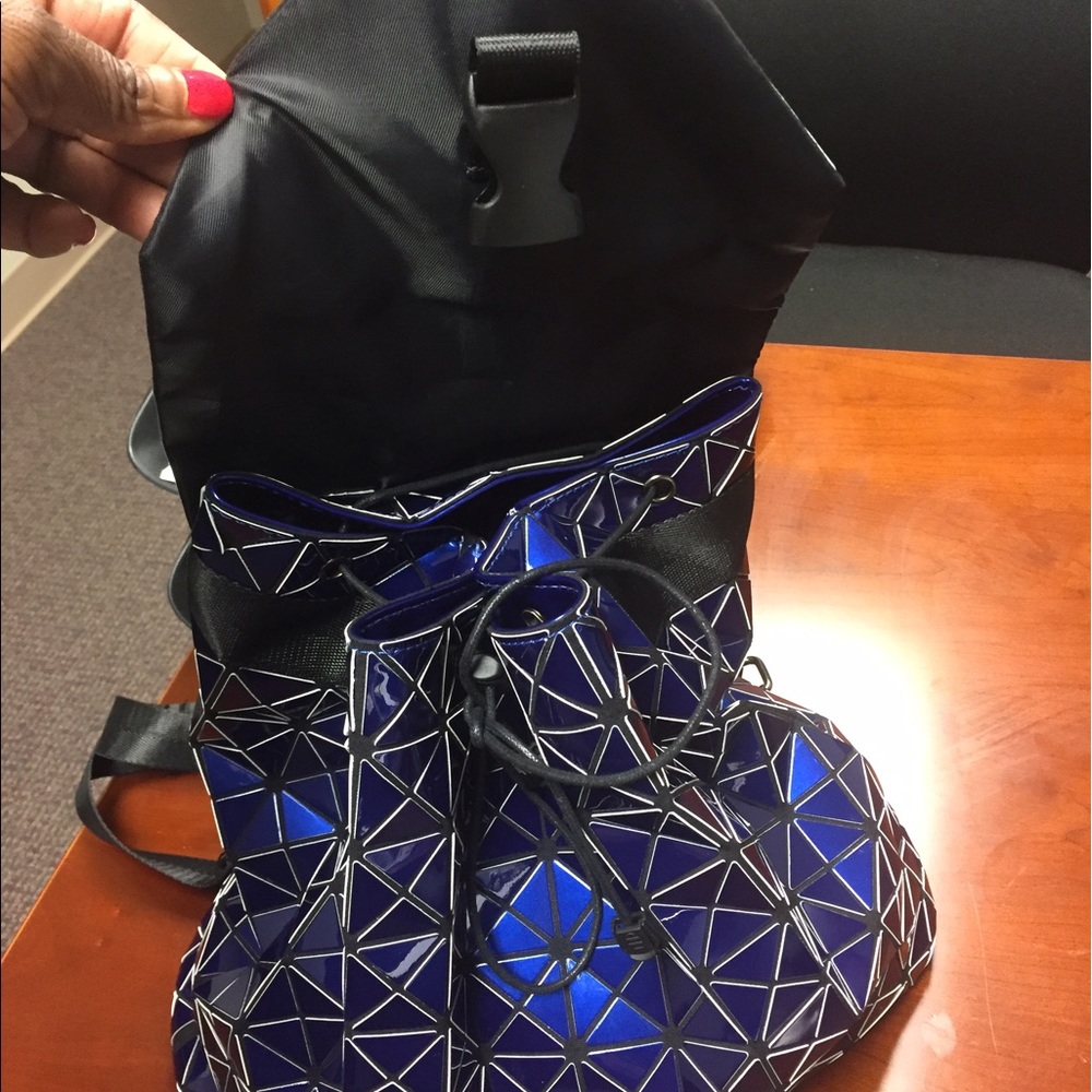 Stylish Back Pack - Picture 3 of 4