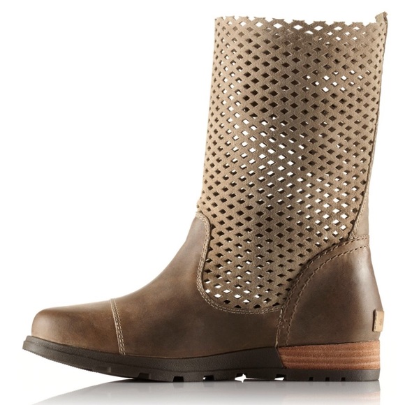 Sorel tan perforated major pull on buckle boots - Picture 2 of 7