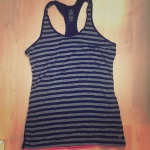 Workout tank top