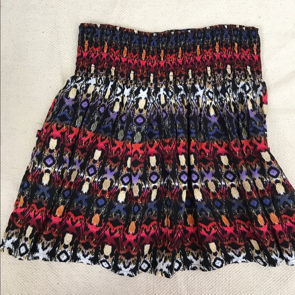 High-waisted Mini Skirt - Picture 2 of 3