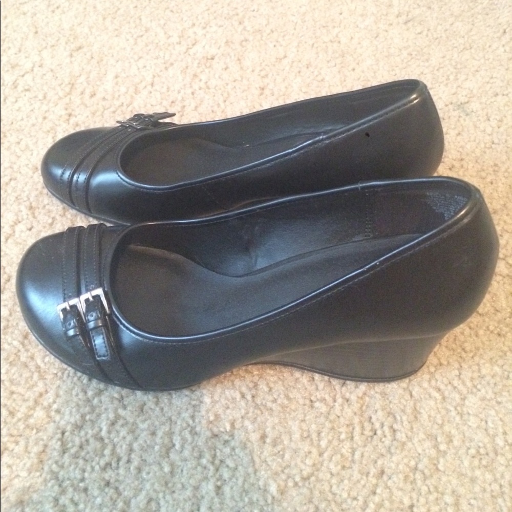 LAST DAY SALE Apt. 9 heels