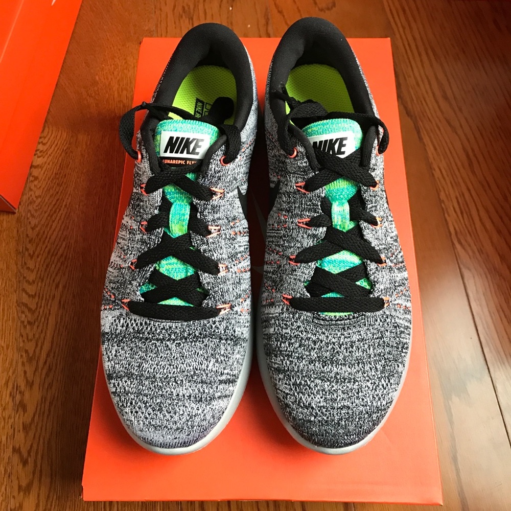 NIKE LUNAREPIC LOW FLYKNIT - Picture 2 of 7