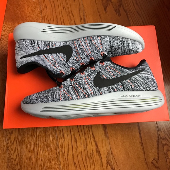 NIKE LUNAREPIC LOW FLYKNIT - Picture 4 of 7