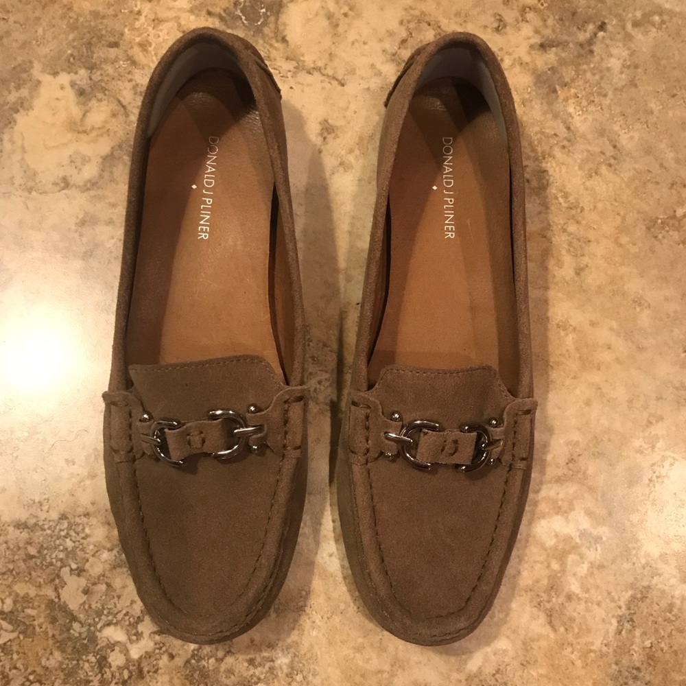 10 Donald J Pliner Gray Taupe Suede Flats Loafers