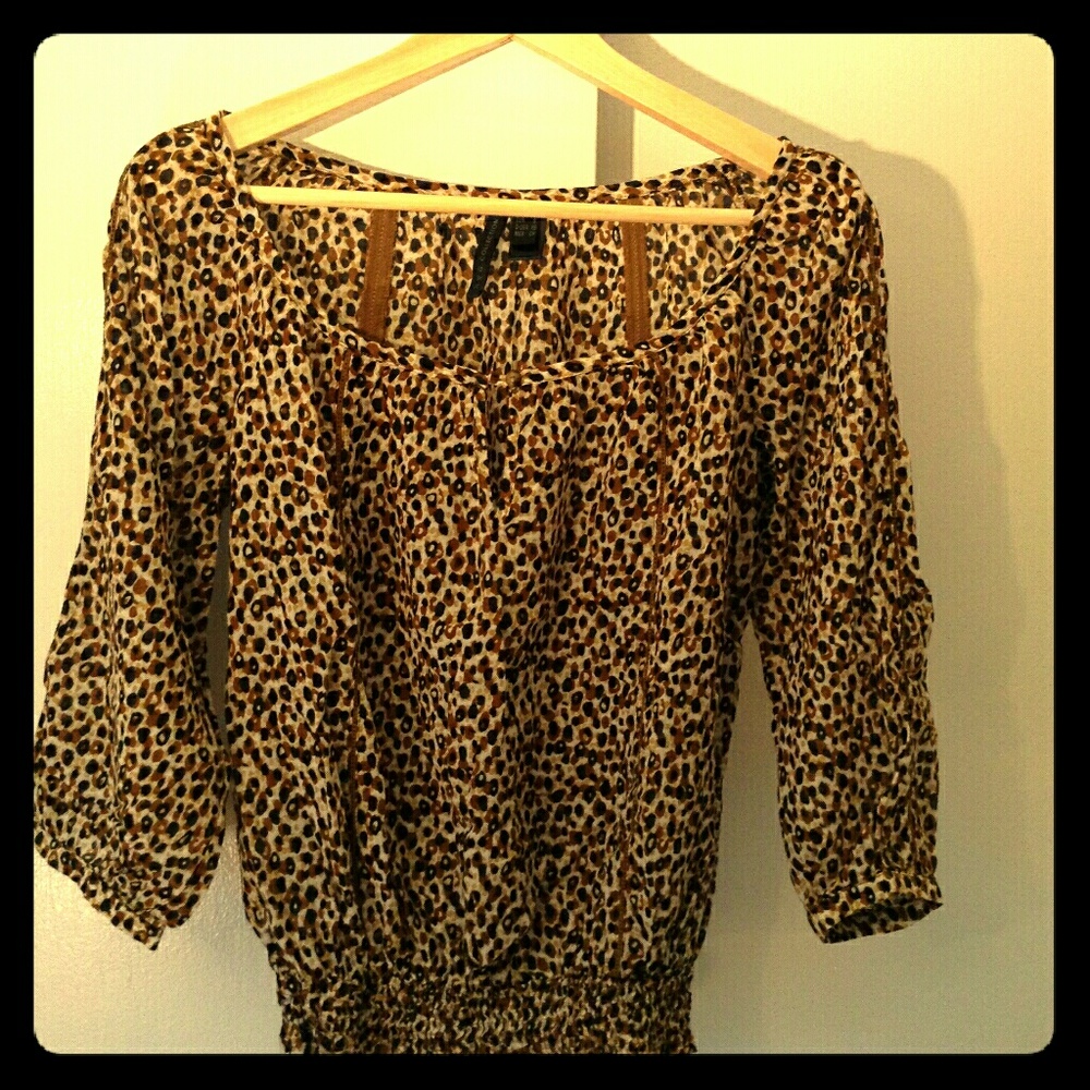 👋 Closing today!!Mango Blouse