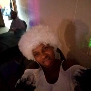 Meet your Posher, Laquania