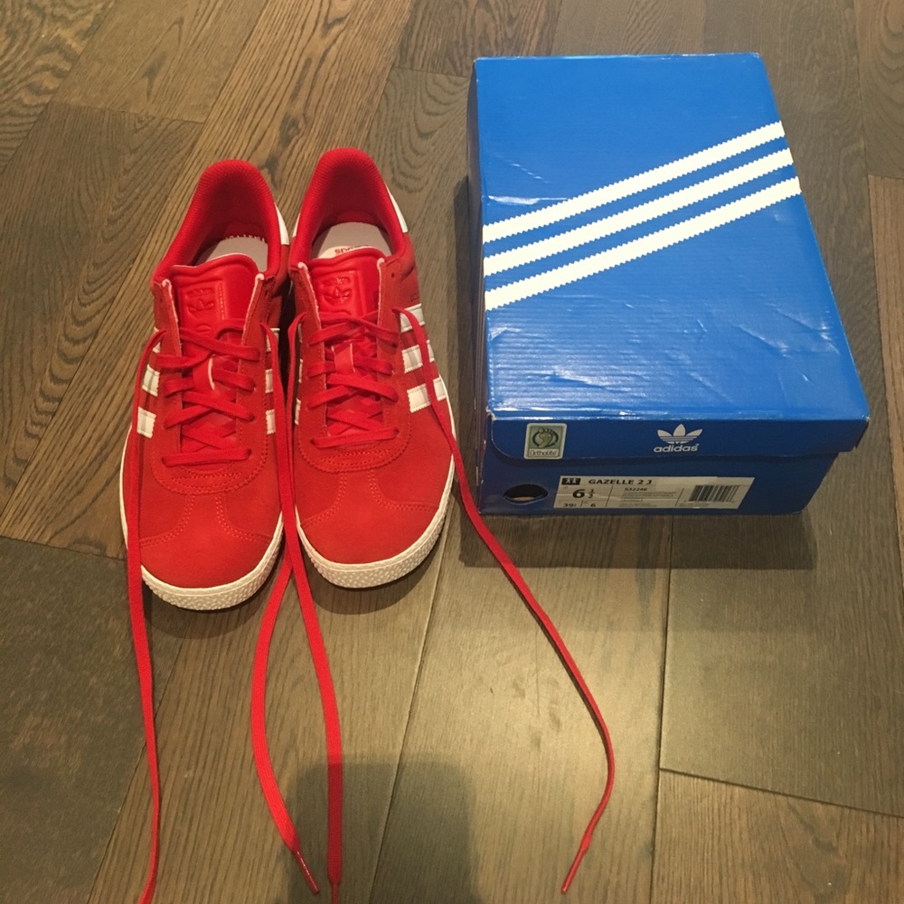 Red adidas gazelle New men's 6.5 women's 8 to 8.5