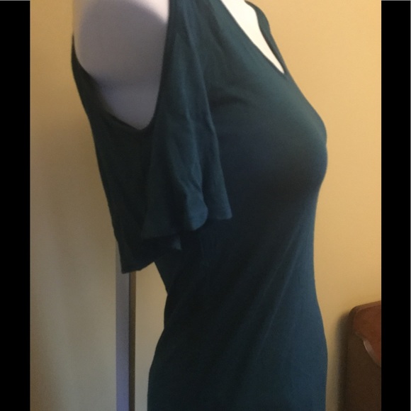 SOLD 💰SALE💰Open Shoulder High Low Top - Picture 3 of 5