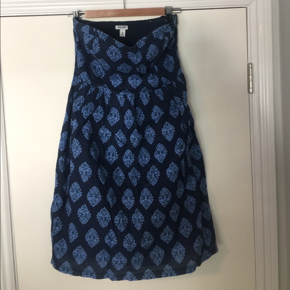 Strapless dress-