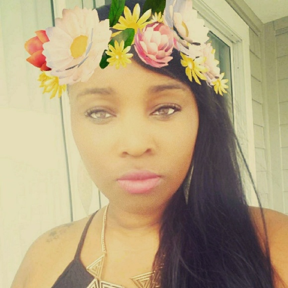 Meet your Posher, Chaunte - Picture 3 of 5