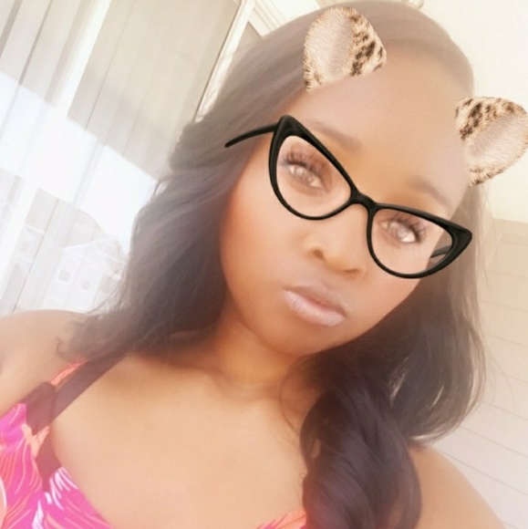 Meet your Posher, Chaunte - Picture 2 of 5