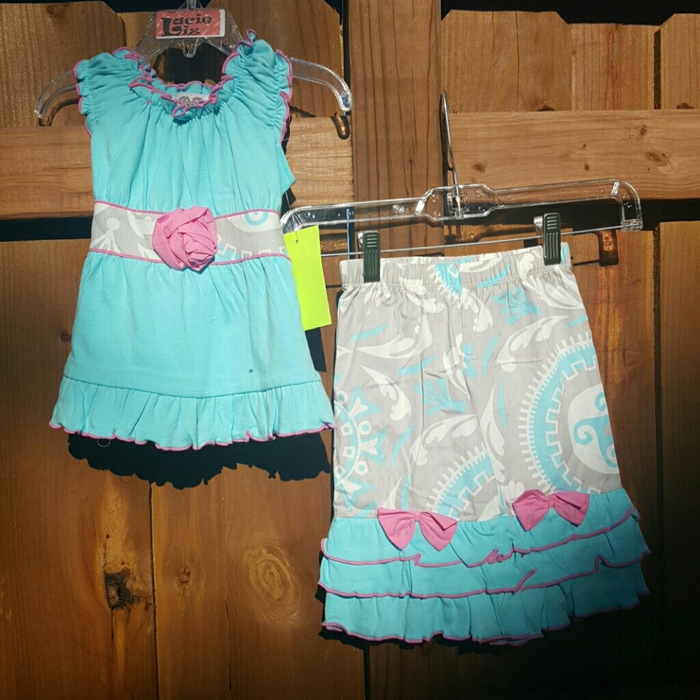 Ann Loren Aqua Outfit