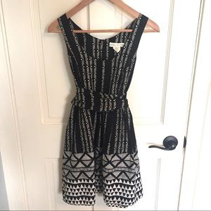 ✨HP✨Staring at Stars tribal print dress