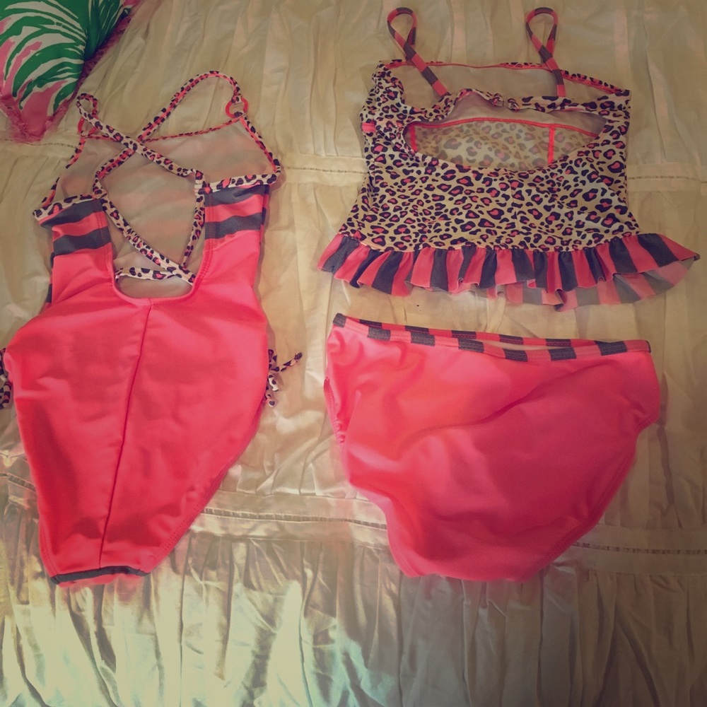 Bathing suits - Picture 2 of 2