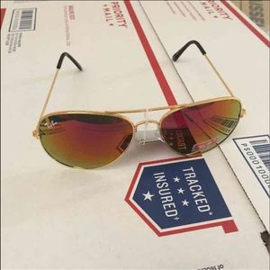 Pink aviator sunglasses