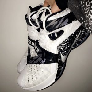 Lebron soldier 9 zoom
