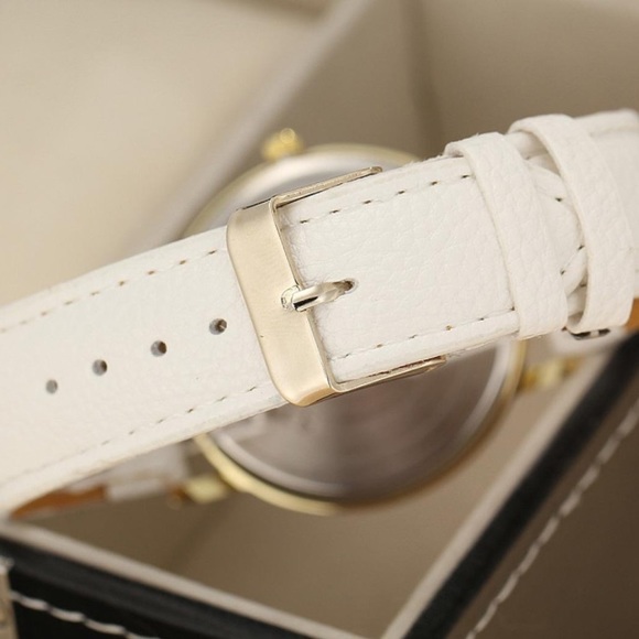 Elephant Analog Watch - Picture 3 of 3