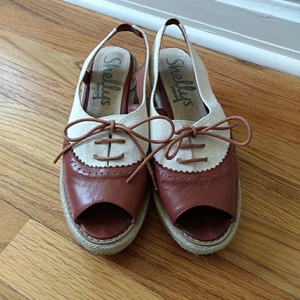 Adorable Anthropologie Shellys sz 38 EUC, wedge
