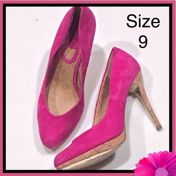 🎉🎉HP 5/30/17🎉🎉CHARLES DAVID 💝 Pink Suede 9 - Picture 2 of 8