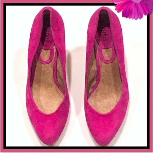 🎉🎉HP 5/30/17🎉🎉CHARLES DAVID 💝 Pink Suede 9 - Picture 3 of 8