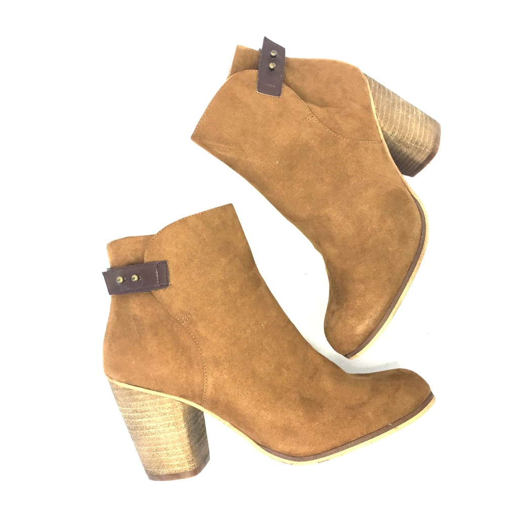 ABOUND tan heeled boots