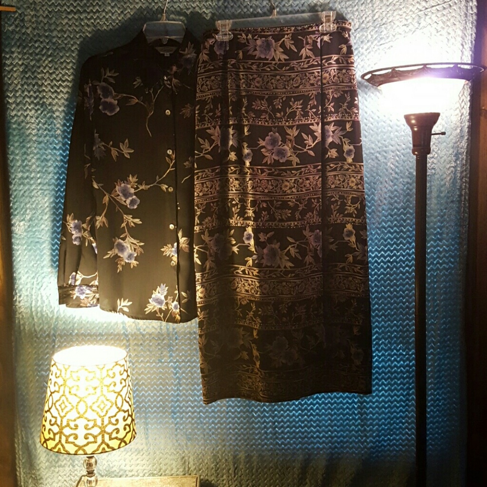 Stonebridge Two Piece Blouse and Skirt Set EUC