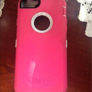 Otter box:iPhone 6 or 6s