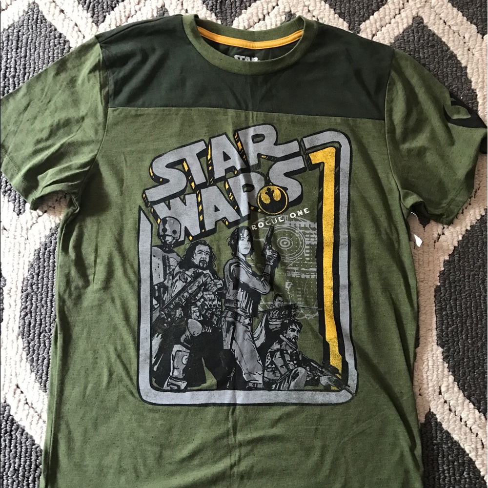 Unisex star wars top size small