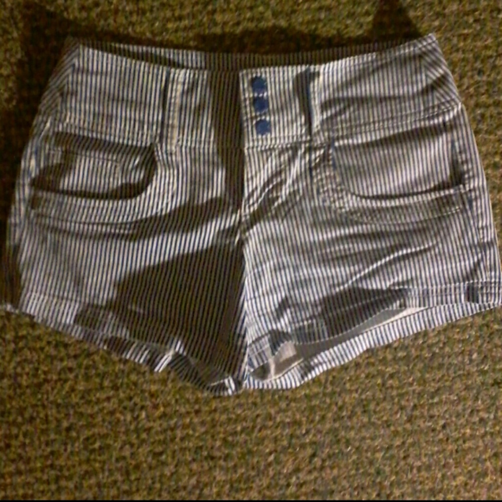 Guess shorts